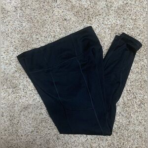 Victoria Secret Gently Used, Essential Pocket Leggings, Size 10, Black